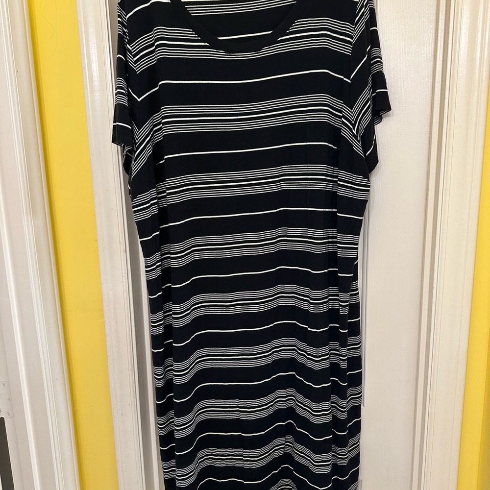 Ava & Viv Black and White Striped Dress